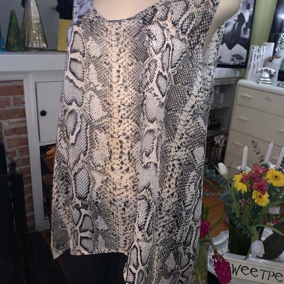 Beautiful  DANIEL RAINN blouse for sale !    Size XL - Picture 2 of 6